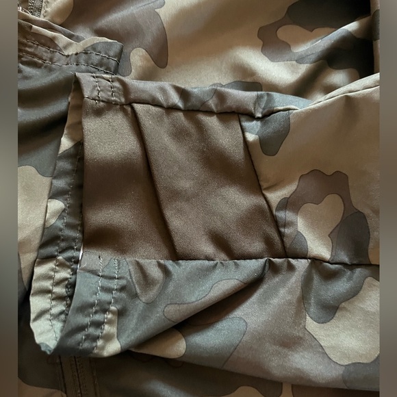 All In Motion Men's Camo Print Packable Jacket - - Picture 5 of 8